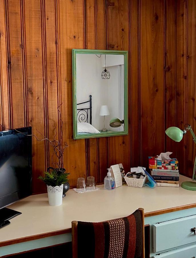 The Messy Owl Inn & Eco Haven Likely Ngoại thất bức ảnh